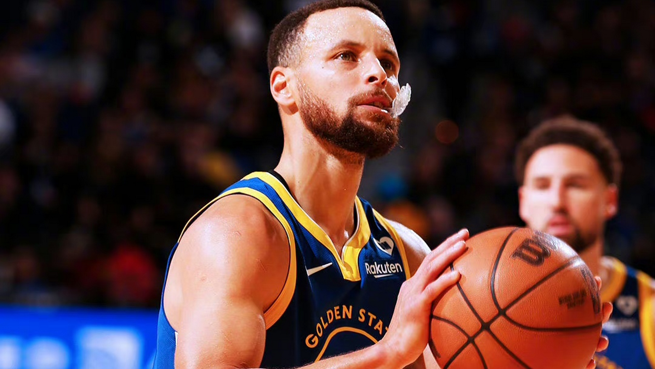 在对阵掘金的比赛中，库里单场砍下44分，投中10个三分球，让对手束手无策！的简单介绍