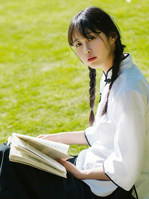 _观众热情高涨，现场气氛火爆！_，观众们热情高涨